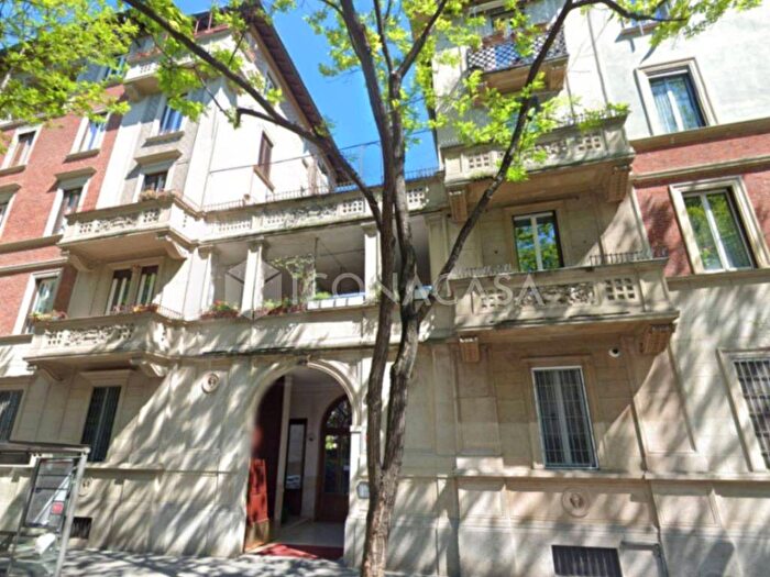 Appartamento trilocale in affitto in Via Luigi Vanvitelli, Città Studi, Milano