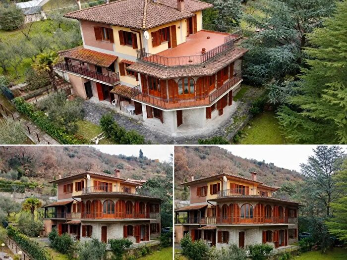 Casa con 15 locali in vendita in Londa