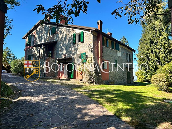 Casa con 13 locali in vendita in Via Falghetto, Pianoro