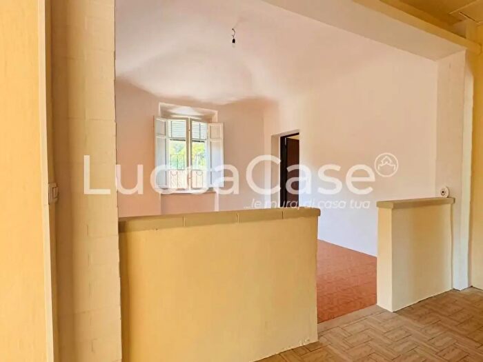 Appartamento con 5 locali in vendita in Pescaglia