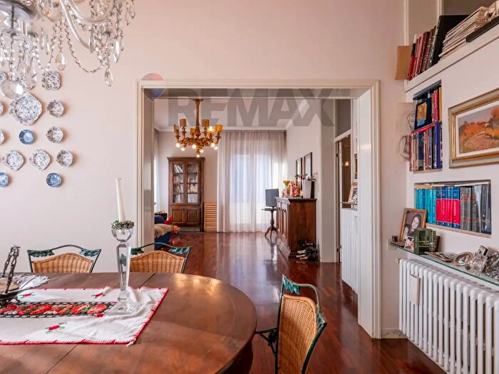 Casa con 6 locali in vendita in Via Dante Alighieri, Pontedera