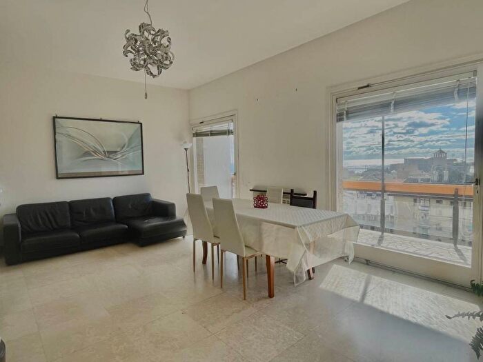 Appartamento trilocale in affitto in Via Famagosta, Villetta Valloria, Savona
