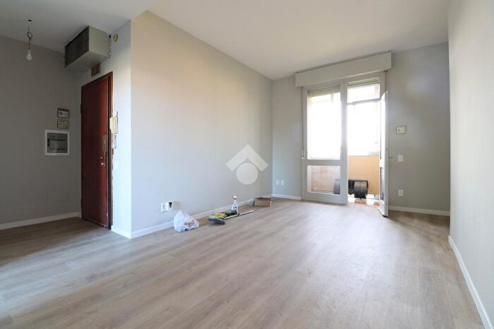 Appartamento quadrilocale in vendita in Viale Lombardia, Mantova