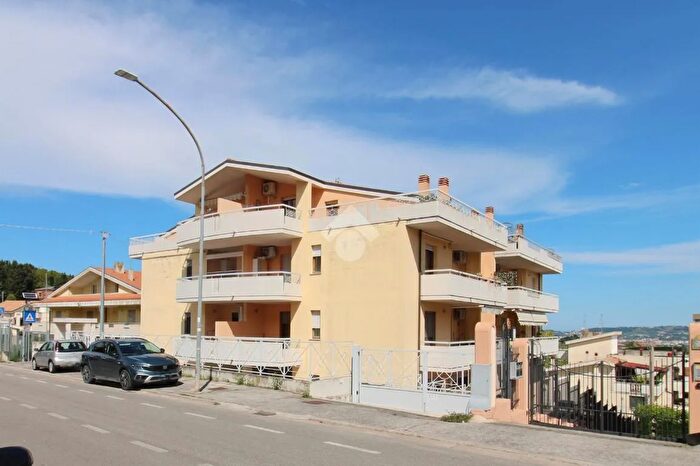 Appartamento trilocale in vendita in Via Dante Alighieri, Spoltore