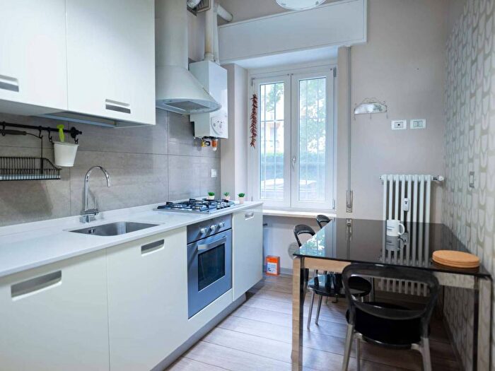Appartamento con 5 locali in affitto in Viale Caterina da Forlì, Gambara, Milano