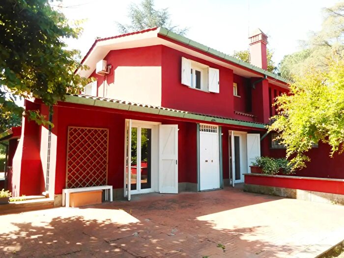 Casa con 8 locali in vendita in Largo Olgiata, Roma