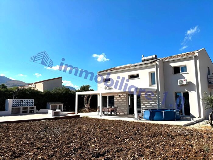 Casa con 8 locali in vendita in Contrada Fraginesi Castellammare del Golfo, Castellammare Del Golfo