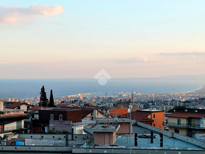 Appartamento quadrilocale in vendita in Viale dellAutonomia, Gravina Di Catania