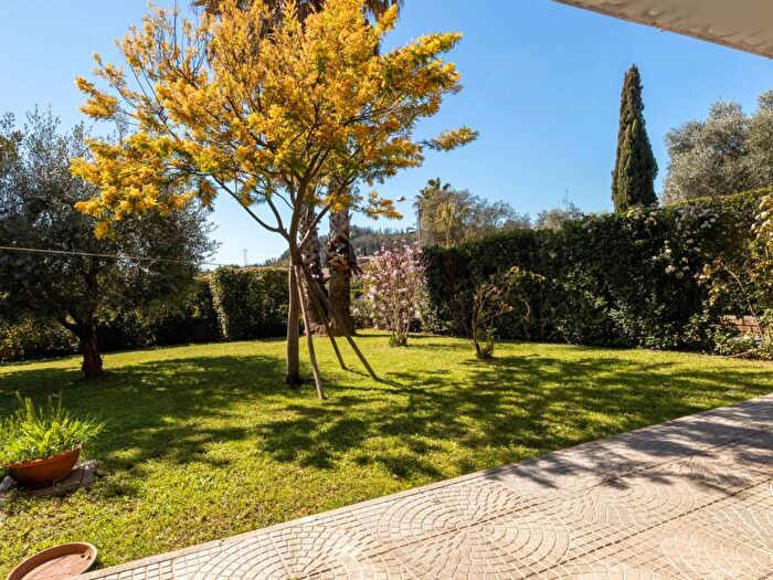 Casa con 6 locali in vendita in Via Pian dell'Olmo, Riano