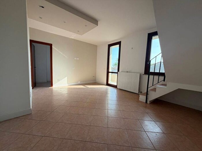 Appartamento trilocale in affitto in Centro, Viadana