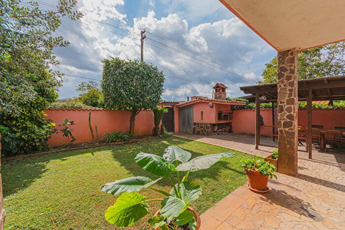 Casa con 7 locali in vendita in Circonvallazione Mare Australe, Ardea