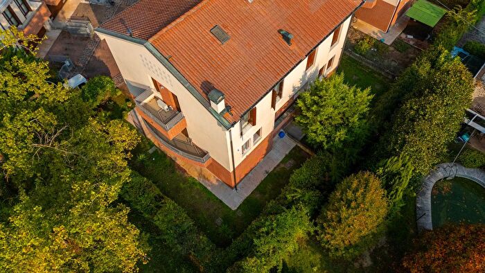 Casa quadrilocale in vendita in Via Due Ponti, Carpi