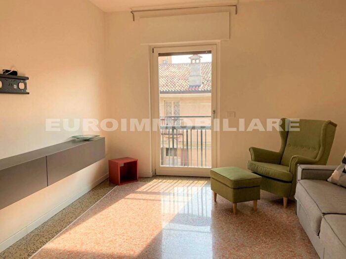 Appartamento bilocale in affitto in Corso Martiri della Libertà, Loggia Garibaldi, Brescia