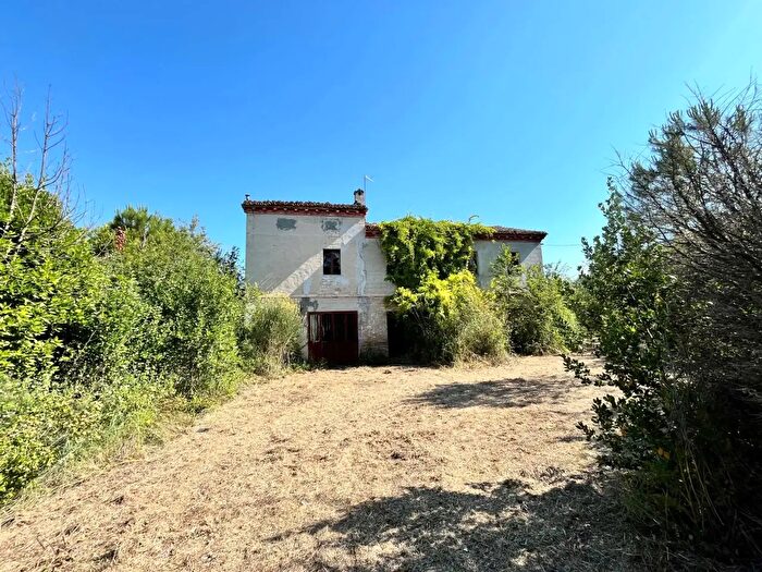 Casa con 8 locali in vendita in Via San Sabino, Osimo