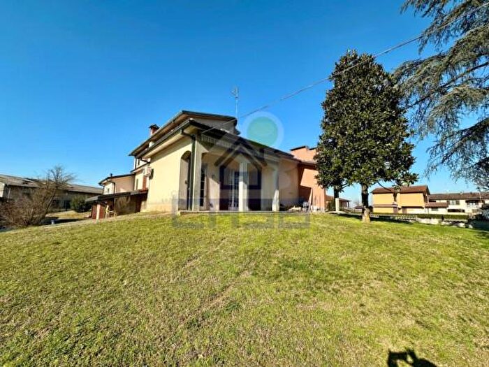 Casa con 5 locali in vendita in Via dei Biancospini, Crotta DAdda