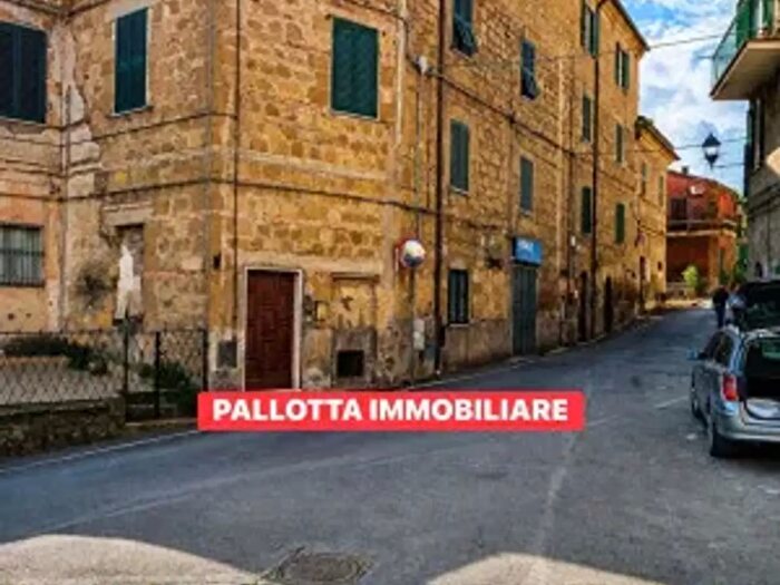 Appartamento trilocale in vendita in Via Roma, Onano