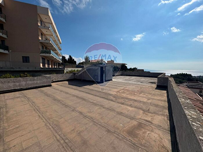 Appartamento in vendita in Via Pirrotta, Messina