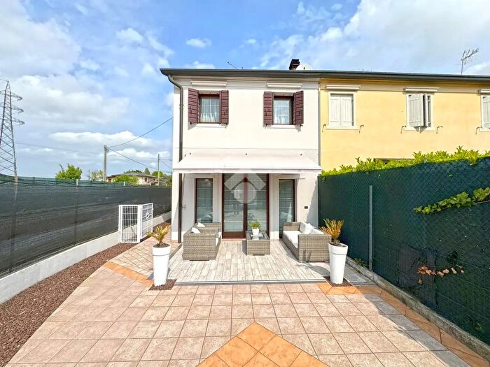 Casa con 6 locali in vendita in Via Corsica, Piazzola Sul Brenta