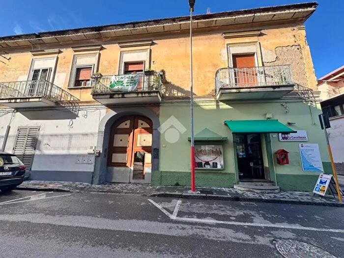 Appartamento trilocale in vendita in Via Costanzo, Lusciano