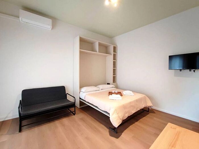 Appartamento monolocale in affitto in Via Monte San Genesio No Number, Dergano, Milano