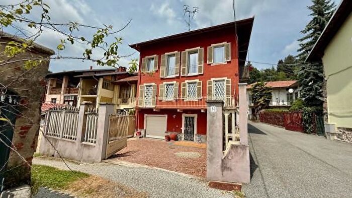 Casa con 6 locali in vendita in Via delle Mollie, Biella
