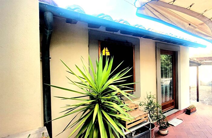 Appartamento con 5 locali in vendita in Prato