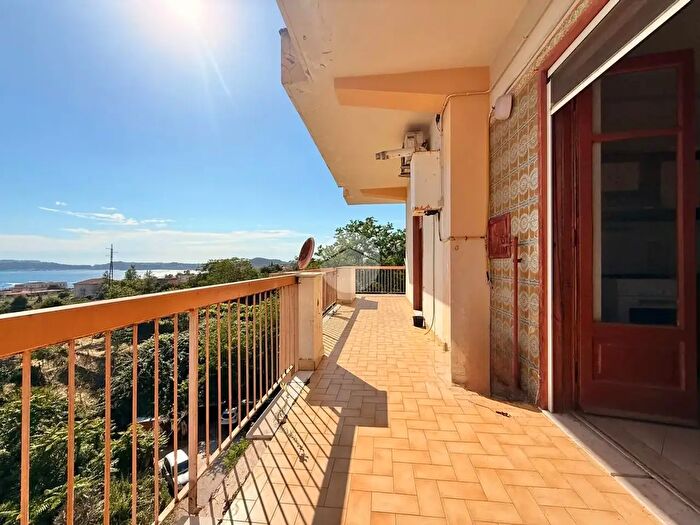 Appartamento con 5 locali in vendita in Viale degli Aranci, Pozzuoli