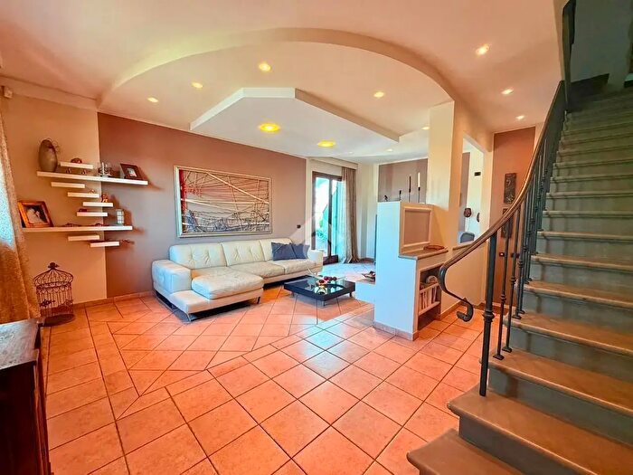 Casa con 5 locali in vendita in Via Giosuè Carducci, Montemurlo