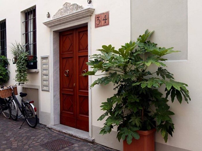 Appartamento bilocale in affitto in Via Giuseppe Taverna, Centro Storico, Piacenza