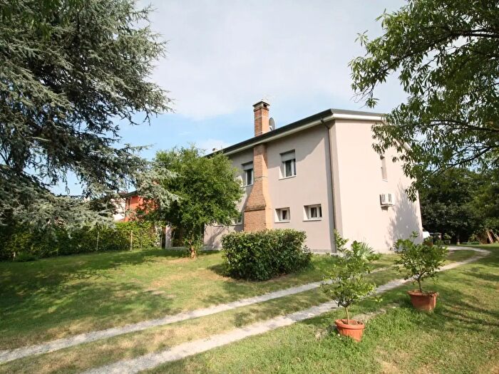 Casa con 6 locali in vendita in Via Cairo, Padova