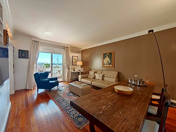 Appartamento trilocale in vendita in Massaua, Bari