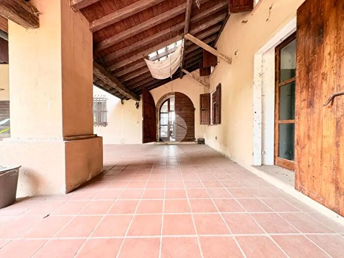 Casa con 6 locali in vendita in Via Casanova, Cremona