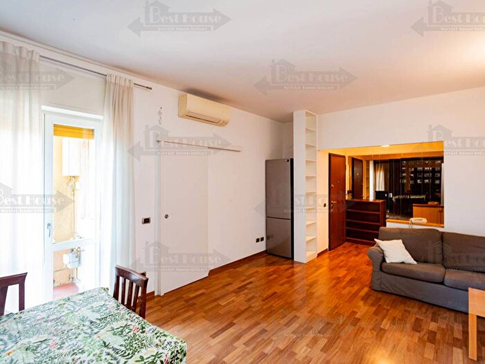 Appartamento trilocale in affitto in Via Antonio Bazzini, Città Studi, Milano