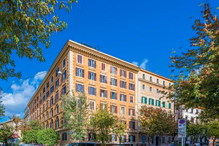 Appartamento con 7 locali in vendita in Via Crescenzio, Roma