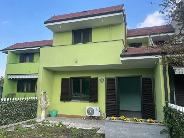 Casa quadrilocale in vendita in Vigevano