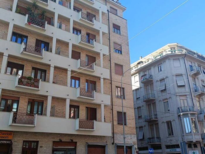 Appartamento quadrilocale in affitto in Via Nizza, San Salvario Dante, Torino