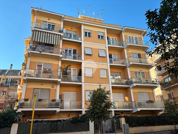 Appartamento trilocale in affitto in Viale di Villa Pamphili, Monteverde Vecchio, Roma