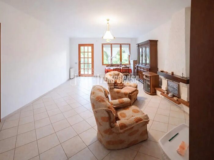 Casa con 5 locali in vendita in Modena