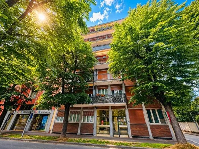 Appartamento trilocale in vendita in Viale Rimembranze, Lainate