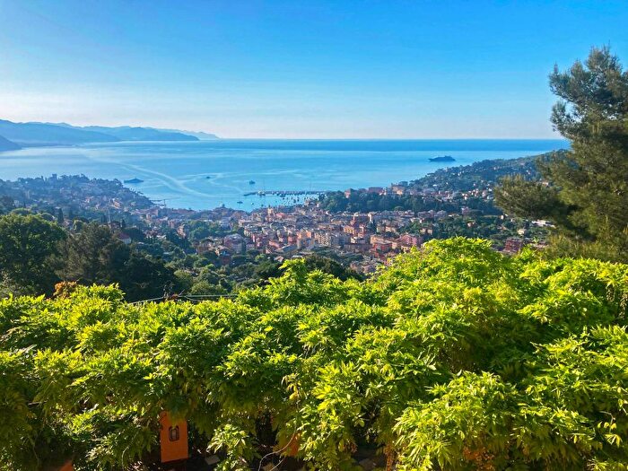 Casa trilocale in affitto in Via Aurelia, San Lorenzo Della Costa, Santa Margherita Ligure