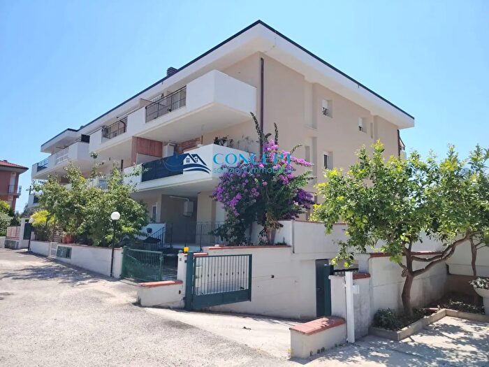 Appartamento trilocale in vendita in Via Capri Snc, Martinsicuro