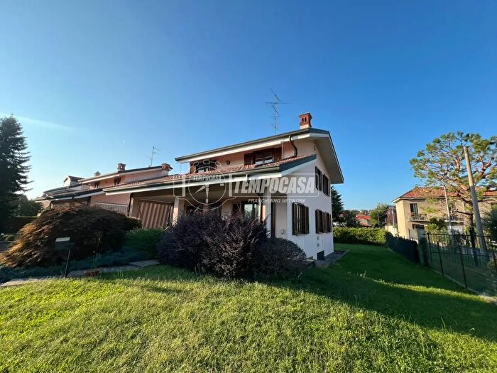 Case in Vendita e in Affitto - 3