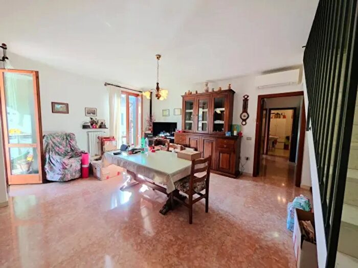 Appartamento con 5 locali in vendita in Via Sinistra Guerro, Castelvetro Di Modena