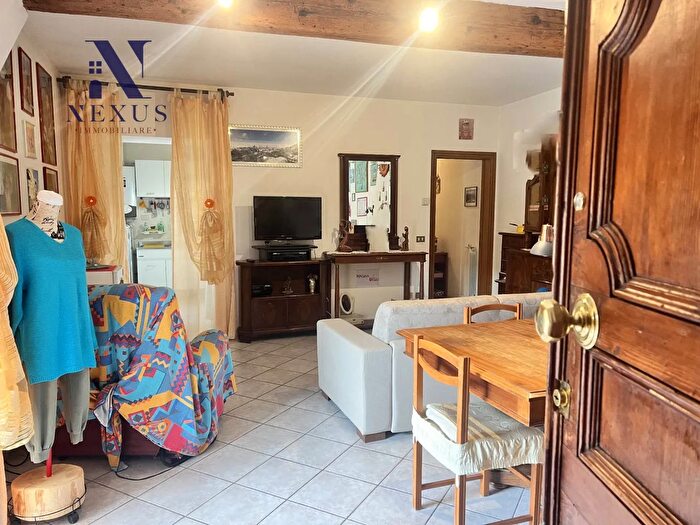 Appartamento trilocale in vendita in Corso Mazzini, Arcevia