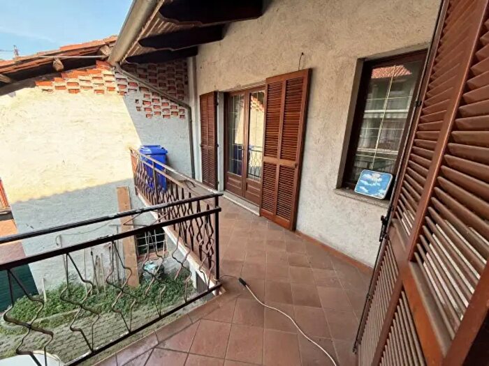 Casa quadrilocale in vendita in Via Roma, Zimone