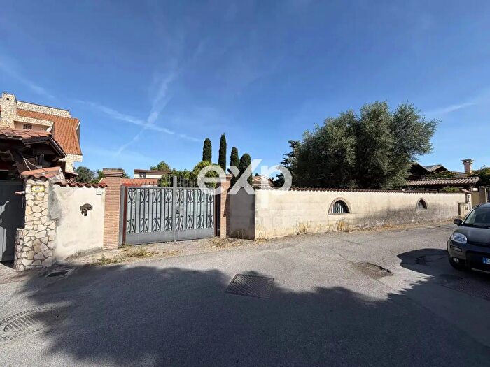 Casa trilocale in vendita in Via Giuseppe Gabetti, Roma