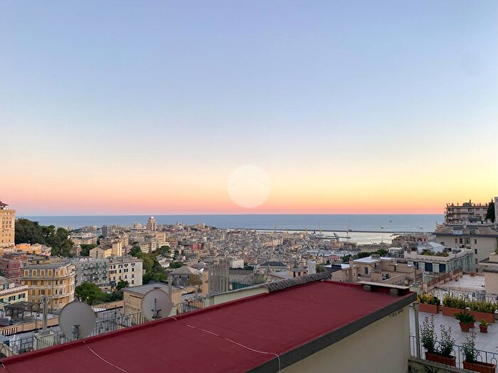 Appartamento con 5 locali in vendita in Via Scorza, Genova