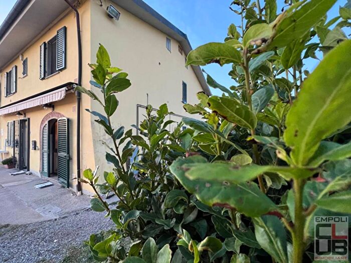 Casa con 6 locali in vendita in Via Mezzopiano, La Scala Calenzano, San Miniato