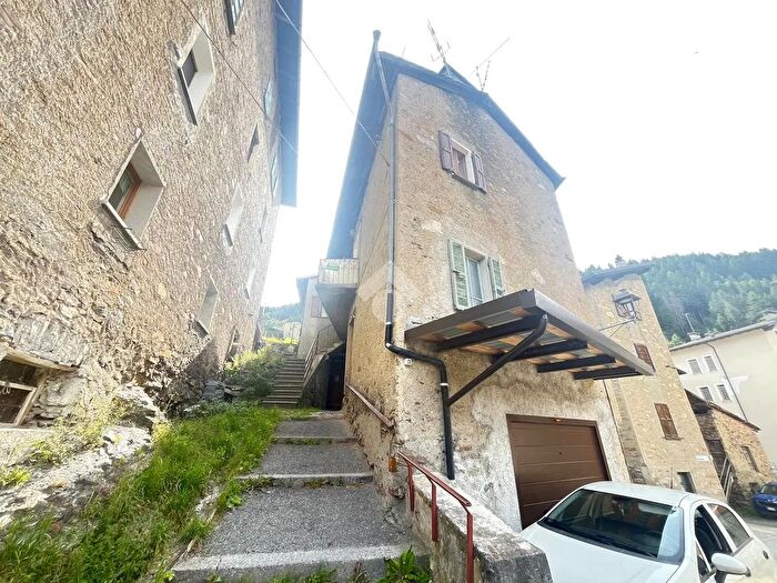 Appartamento trilocale in vendita in Via Centrale, Valdisotto