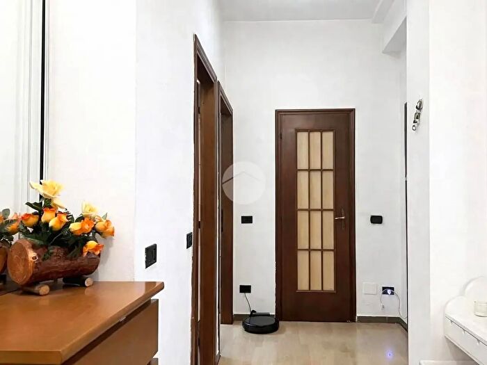 Appartamento trilocale in vendita in Via Pellegrino Rossi, Milano